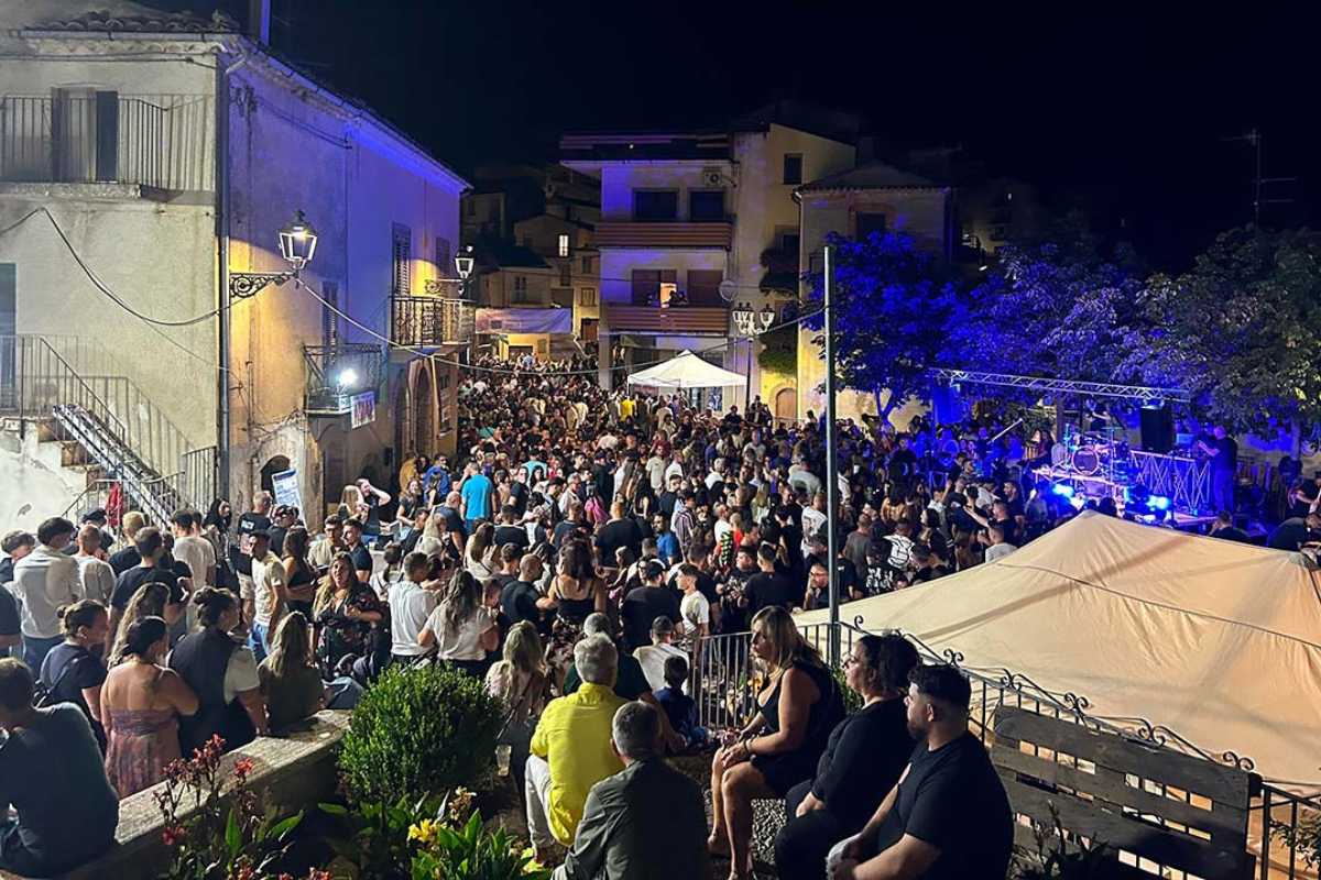 La ricarica ultra veloce di Ice Music Bucket: perché è fondamentale per le tue feste?